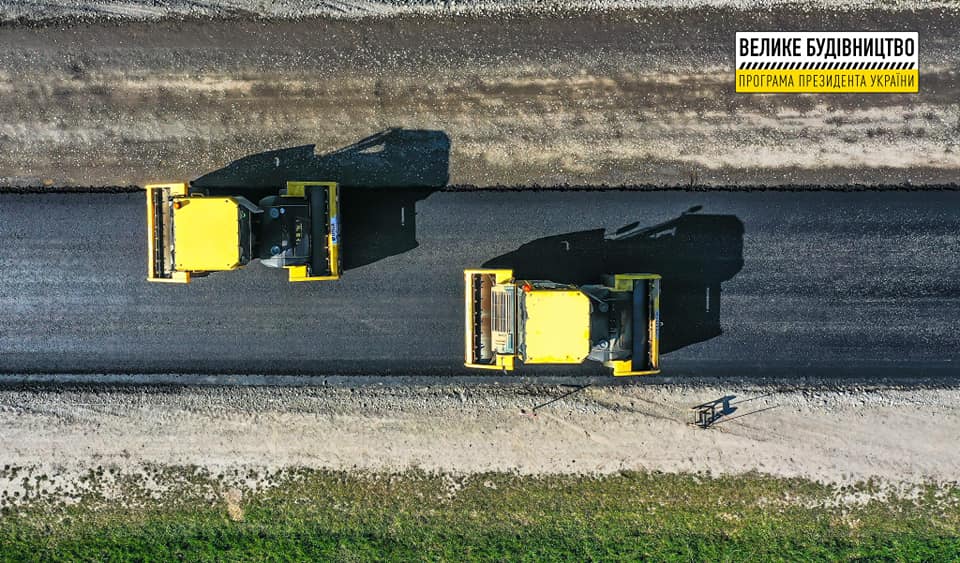 Тернопіль; Тернопіль 2021; Тернопільська область; Тернопільщина; Україна; Володимир Труш; ОДА; Велике будівництво; Програма президента велике будівництво; Велике будівництво на Тернопільщині; Очільник ОДА; Труш Володимир; ОДА; Труш; Траса М-12; Дорога М-12; Ремонт дороги на Тернопільщині; Тернопіль; Кропивницький; Знам'янка; Козова; Смт; Смт Козова;