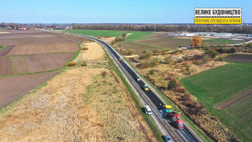 Тернопіль; Тернопіль 2021; Тернопільська область; Тернопільщина; Україна; Володимир Труш; ОДА; Велике будівництво; Програма президента велике будівництво; Велике будівництво на Тернопільщині; Очільник ОДА; Труш Володимир; ОДА; Труш; Траса М-12; Дорога М-12; Ремонт дороги на Тернопільщині; Тернопіль; Кропивницький; Знам'янка; Козова; Смт; Смт Козова;