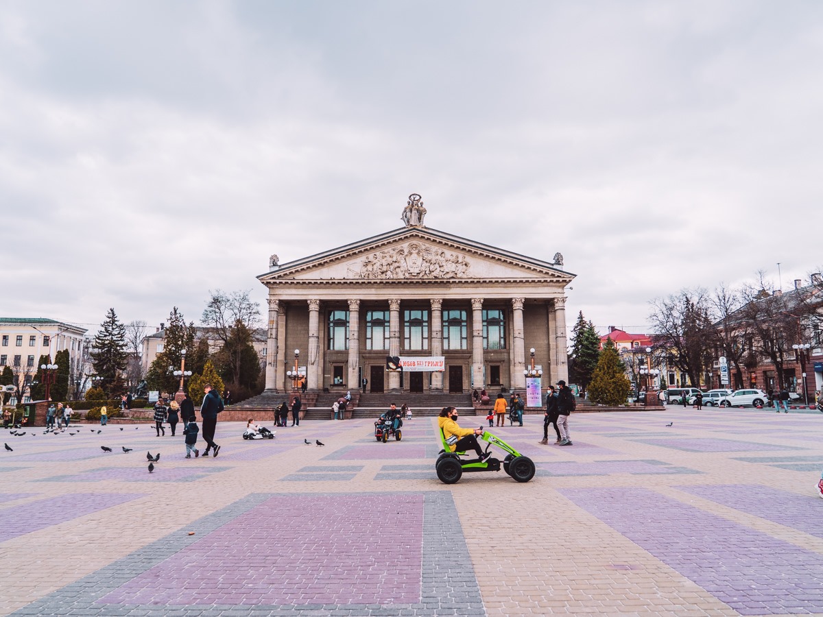 Тернопіль; Тернопіль 2021; Тернопільська область; Тернопільщина; Україна; Тернопільський драмтеатр; Тернопільський драматичний театр; Тернопільський академічний обласний український драматичний театр ім. Т. Г. Шевченка; Драмтеатр Тернопіль; Тернопільщина; Вистави в Театрі; Вистави в Тернопільському театрі; Прем'єра; Прем'єри в Тернопільському театрі;