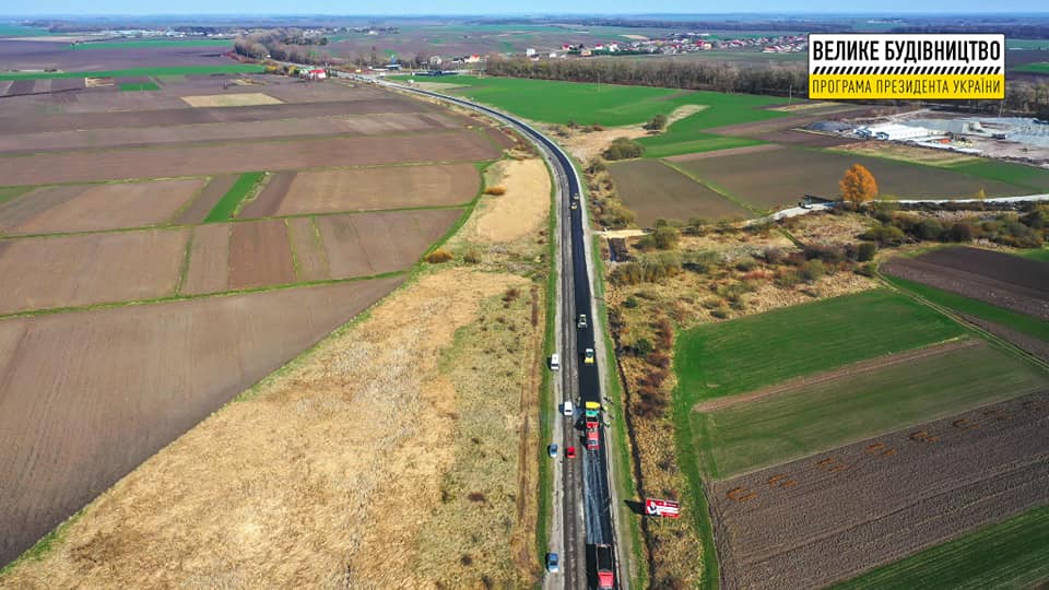 Тернопіль; Тернопіль 2021; Тернопільська область; Тернопільщина; Україна; Володимир Труш; ОДА; Велике будівництво; Програма президента велике будівництво; Велике будівництво на Тернопільщині; Очільник ОДА; Труш Володимир; ОДА; Труш; Траса М-12; Дорога М-12; Ремонт дороги на Тернопільщині; Тернопіль; Кропивницький; Знам'янка; Козова; Смт; Смт Козова;