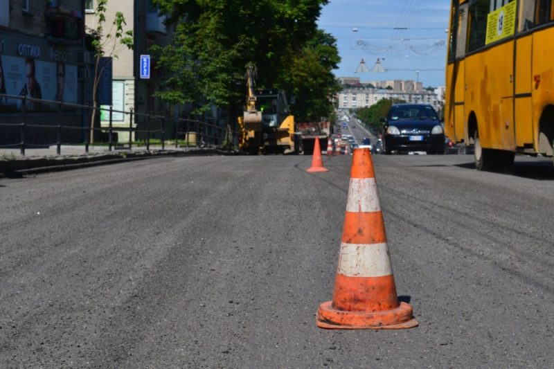 Тернопіль; Тернопіль 2021; Тернопільська область; Тернопільщина; Україна; Ремонт дороги в Тернополі; Вулиця Руська; Руська; Вулиця; Центральна вулиця; Ремонт в Тернополі; Обмеження руху; Обмеження руху в Тернополі; Обмеження руху транспорту в тернополі;